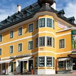 Steirisch – Bayrisch!  Die Lederhosen-Aktion im Kaufhaus Arzberger