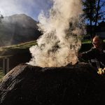 Kohlenmeiler in der Mooshuben - Teil 2. Anheizen