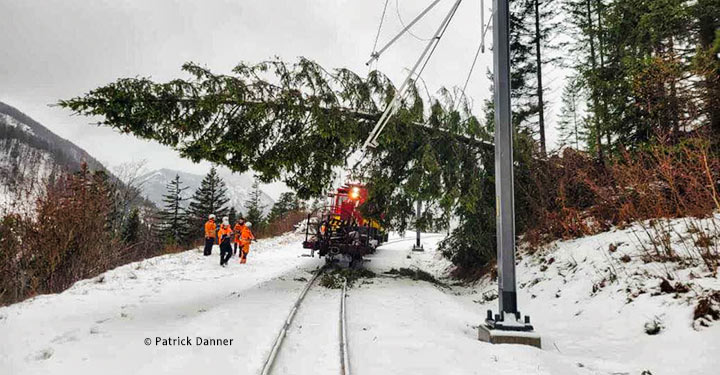 Aufräumarbeiten an der Mariazellerbahn nach Sturm "Zoltan" ©Patrick Danner