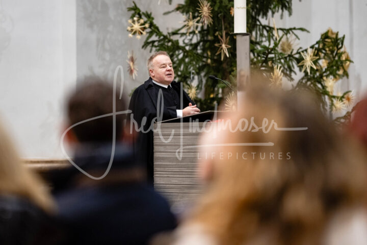 Superior P. Michael Staberl - Weihnachtsblasen der Stadtkapelle Mariazell 2023 Foto ©Fred Lindmoser